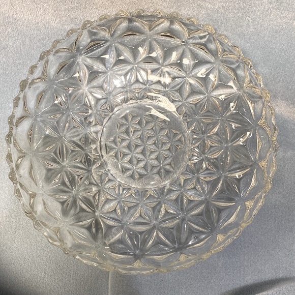 Mt Vernon imperial Pressed Crystal Crisscross Inverted Diamond Pattern Bowl - Picture 4 of 12